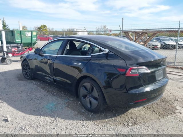 2018 TESLA MODEL 3 5YJ3E1EA8JF032316 Photo 2