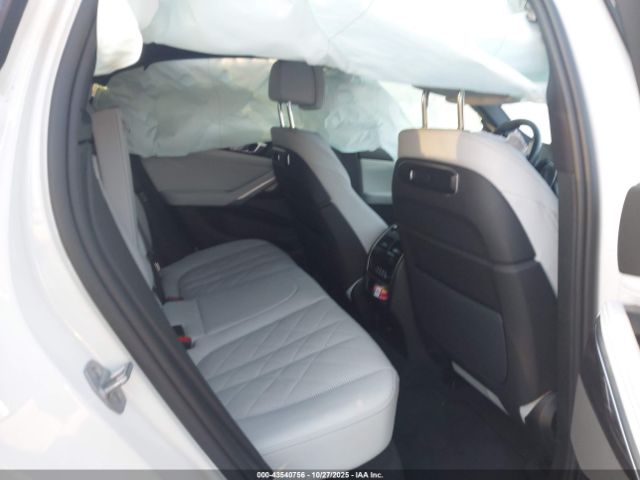2025 BMW X6 5UX33EX08S9Z39286 Photo 7