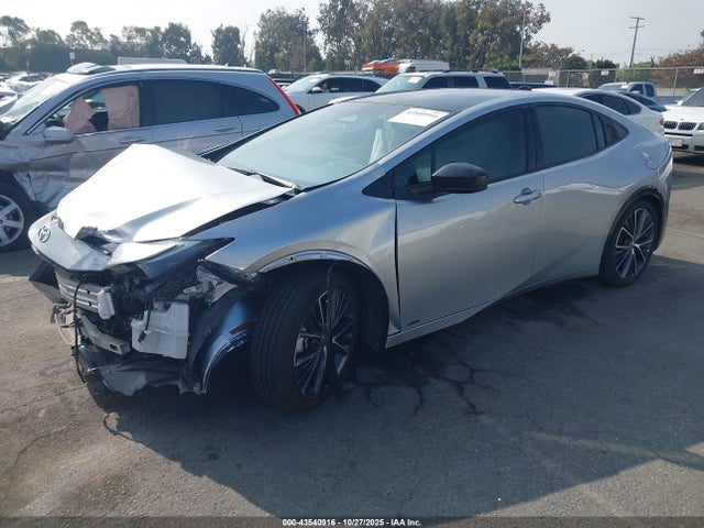 JTDADABU7P3006613 Toyota Prius Le