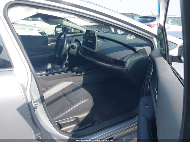 JTDADABU7P3006613 Toyota Prius Le