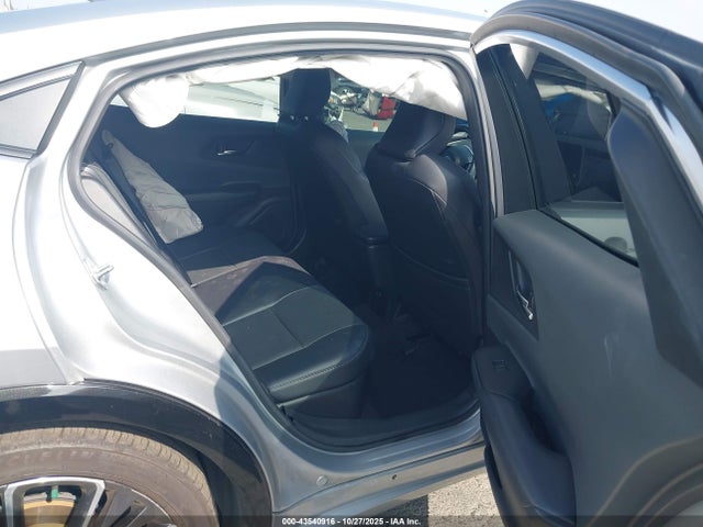 JTDADABU7P3006613 Toyota Prius Le