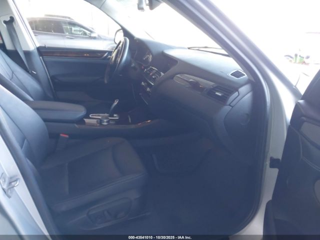 2017 BMW X3 5UXWX7C52H0U42259 Photo 4