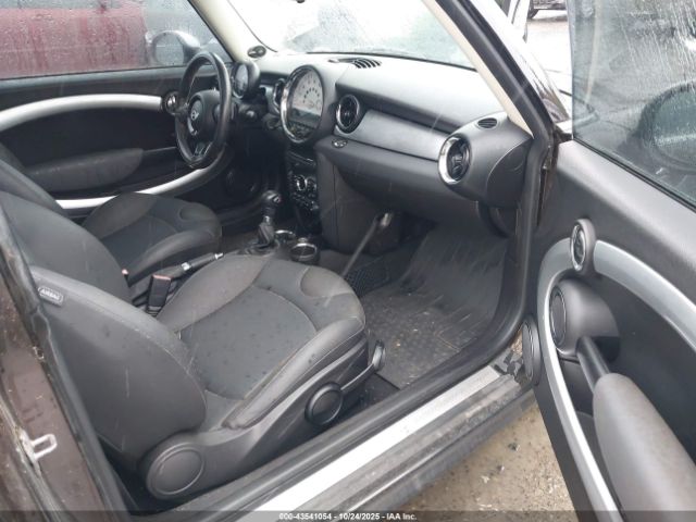 2011 MINI COOPER S WMWSV3C51BTY11548 Photo 4