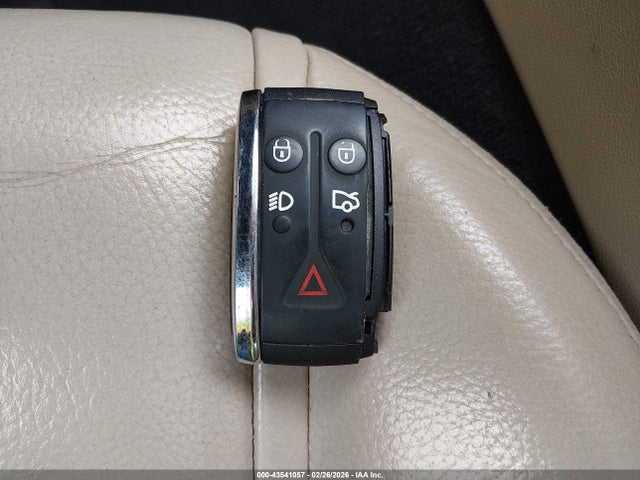 2012 JAGUAR XF SAJWA0FBXCLS53749 Photo 10