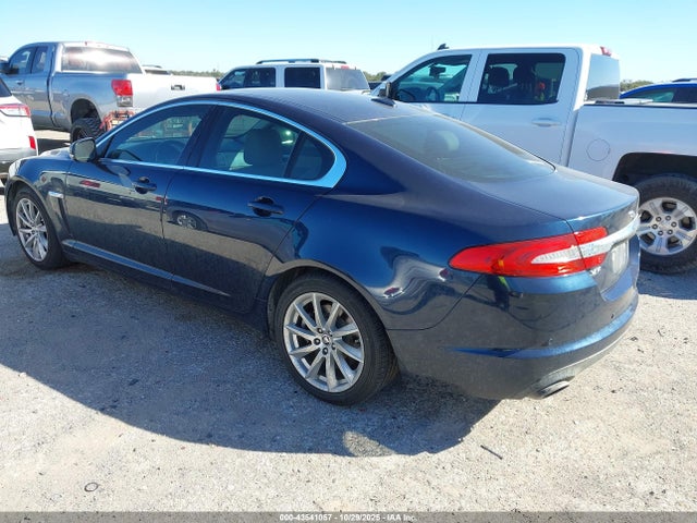 2012 JAGUAR XF SAJWA0FBXCLS53749 Photo 2