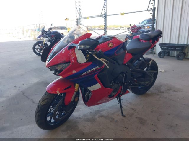 2022 HONDA CBR1000 JH2SC7752NK500223 Photo 1