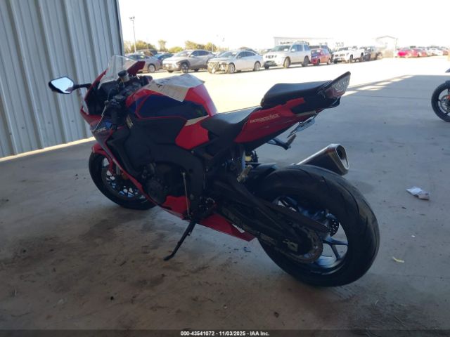 2022 HONDA CBR1000 JH2SC7752NK500223 Photo 2