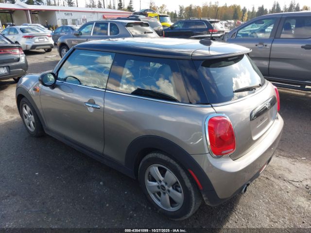2016 MINI HARDTOP WMWXP5C57G3B77233 Photo 2