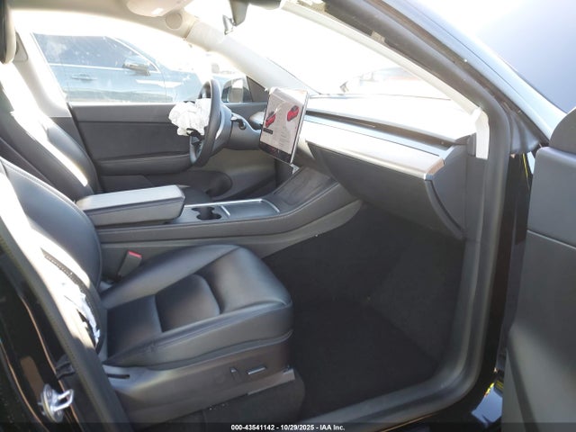 2021 TESLA MODEL Y 5YJYGDEFXMF277720 Photo 4