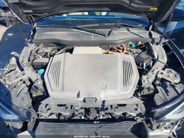 2019 AUDI E-TRON WA1LAAGE8KB010374 Photo 9