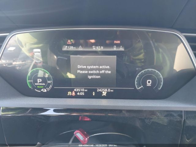 2019 AUDI E-TRON WA1LAAGE8KB010374 Photo 6