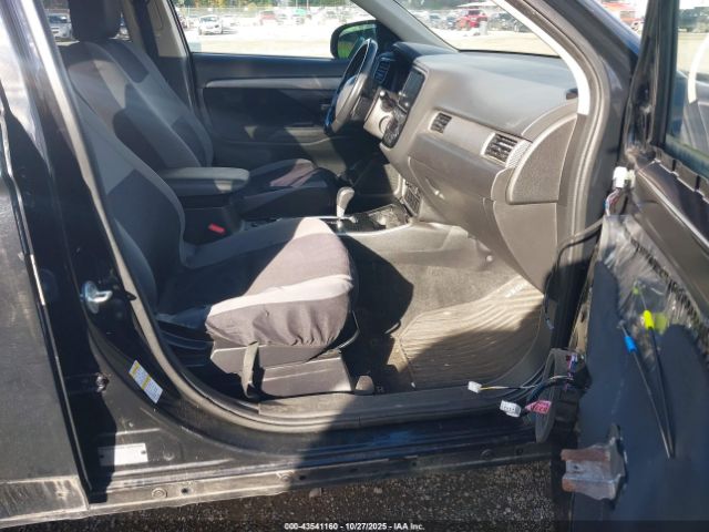2018 MITSUBISHI OUTLANDER JA4AZ3A37JJ006095 Photo 4