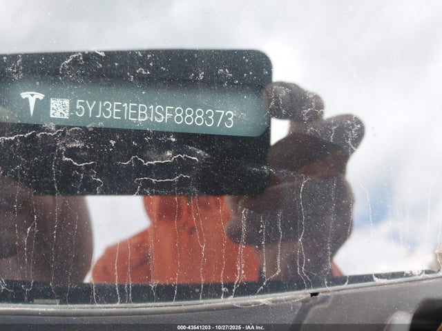 2025 TESLA MODEL 3 5YJ3E1EB1SF888373 Photo 8