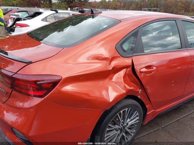 43541209 :رقم المزاد ، 3KPF54AD0PE557268 vin ، 2023 Kia Forte Gt-line مزاد بيع