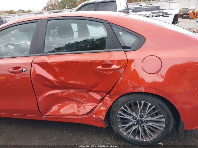 43541209 :رقم المزاد ، 3KPF54AD0PE557268 vin ، 2023 Kia Forte Gt-line مزاد بيع