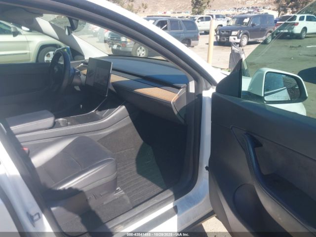 2020 TESLA MODEL Y 5YJYGDEE8LF015281 Photo 4