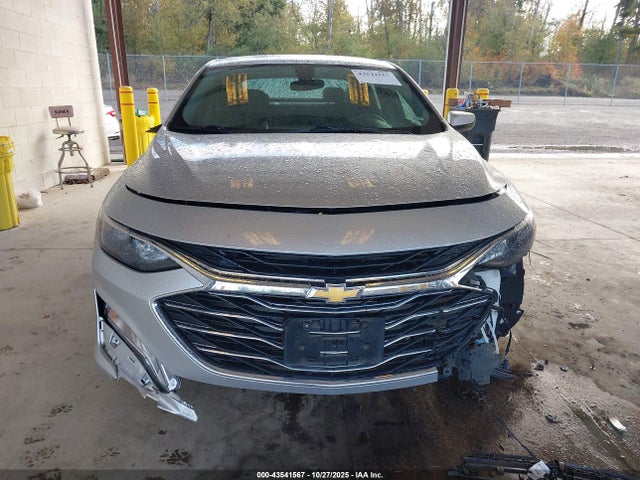 1G1ZD5ST3NF138676 Chevrolet Malibu Fwd Lt