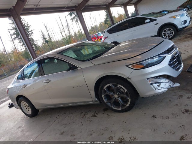 1G1ZD5ST3NF138676 Chevrolet Malibu Fwd Lt