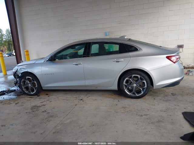 1G1ZD5ST3NF138676 Chevrolet Malibu Fwd Lt