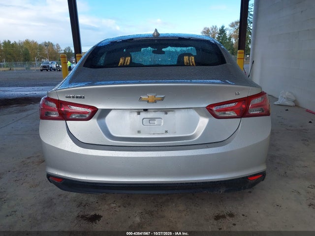 1G1ZD5ST3NF138676 Chevrolet Malibu Fwd Lt