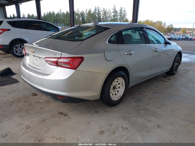 1G1ZD5ST3NF138676 Chevrolet Malibu Fwd Lt