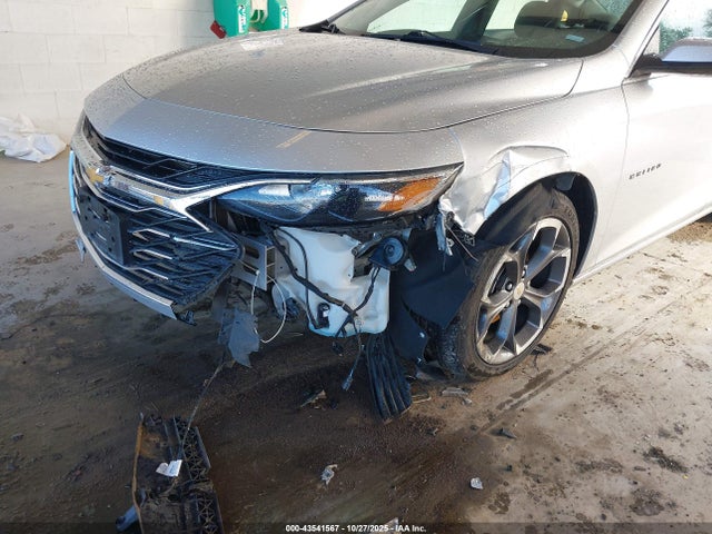 1G1ZD5ST3NF138676 Chevrolet Malibu Fwd Lt