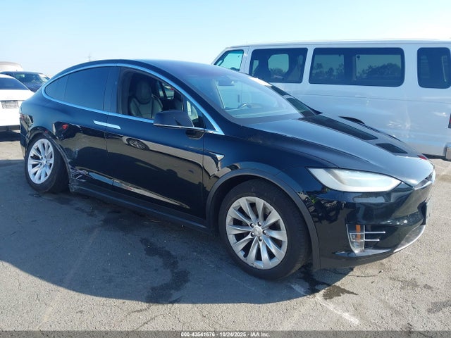 2017 TESLA MODEL X 5YJXCBE21HF051337 Photo 0