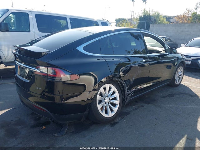 2017 TESLA MODEL X 5YJXCBE21HF051337 Photo 3