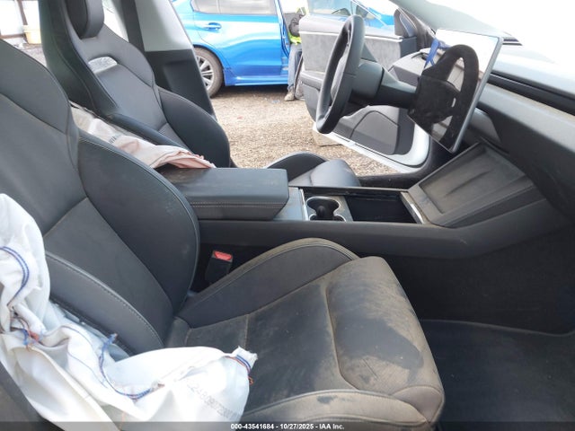 2025 TESLA MODEL 3 5YJ3E1ET8SF038801 Photo 4