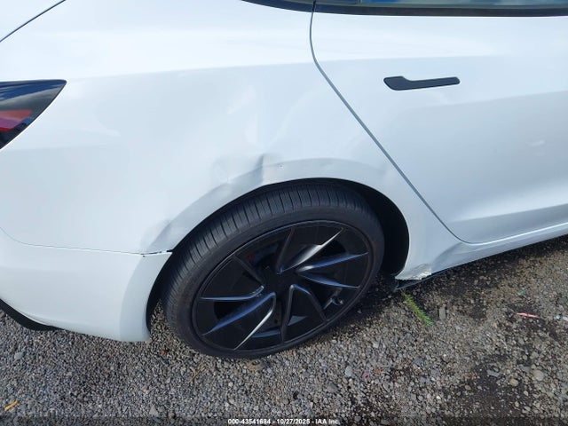 2025 TESLA MODEL 3 5YJ3E1ET8SF038801 Photo 5