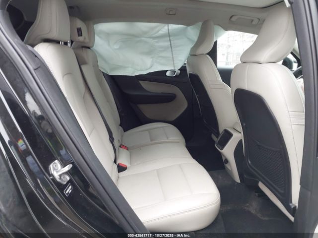 2020 VOLVO XC40 YV4162UK2L2325765 Photo 7