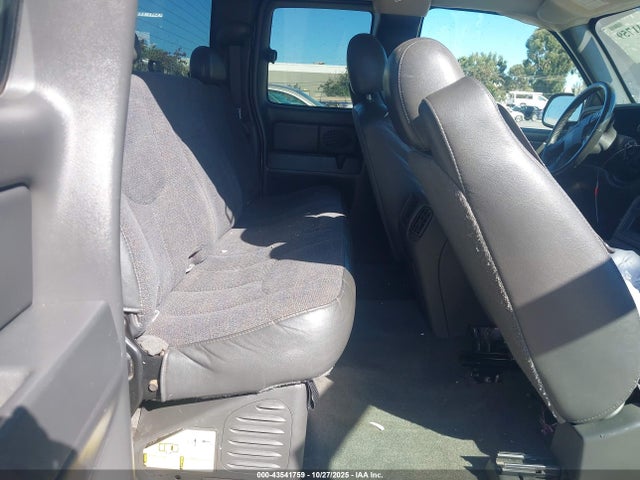 43541759 :رقم المزاد ، 1GTEC19T05Z130508 vin ، 2005 Gmc Sierra 1500 Sle مزاد بيع