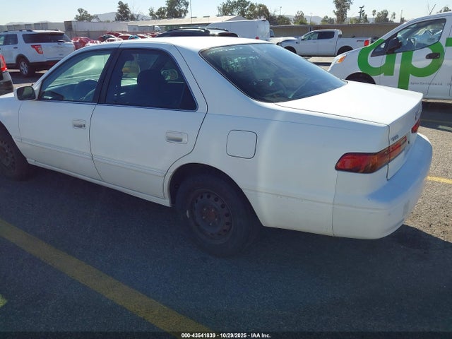 1999 TOYOTA CAMRY 4T1BG22K5XU891335 Photo 2
