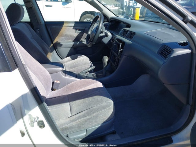 1999 TOYOTA CAMRY 4T1BG22K5XU891335 Photo 4