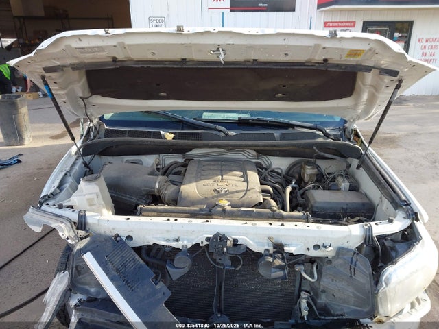 5TFHY5F12HX590813 Toyota Tundra Limited 5.7l V8