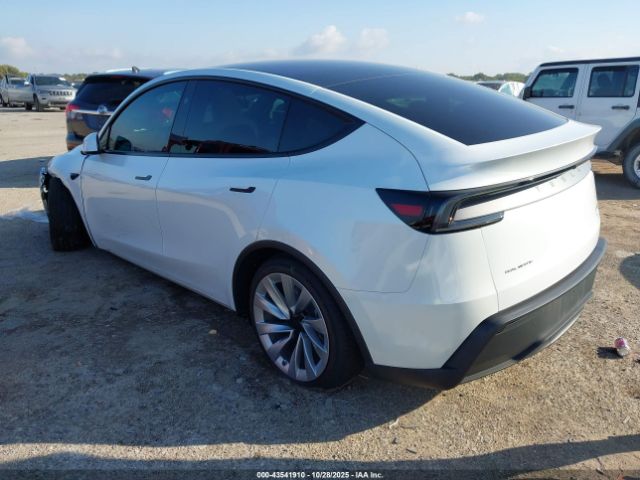 2026 TESLA MODEL Y 7SAYGDEE5TA381442 Photo 2