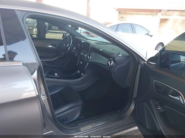 2014 MERCEDES-BENZ CLA 250 WDDSJ4EB2EN034786 Photo 4