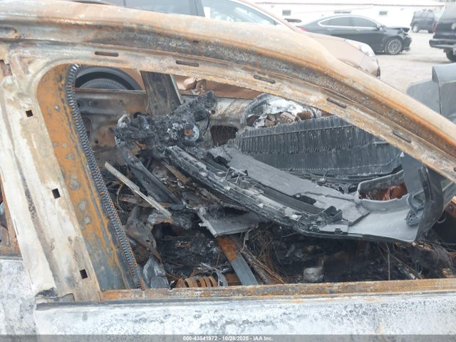 2016 AUDI A4 WAUBFAFL3GN012541 Photo 4