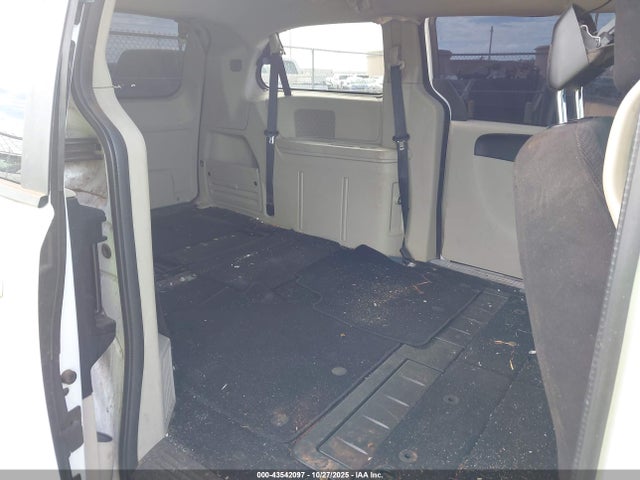 2C4RDGCG4ER421942 Dodge Grand Caravan Sxt