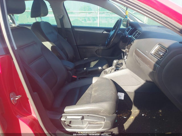 2015 Volkswagen Jetta 2.0l Tdi Se მანქანა იყიდება აუქციონზე, vin: 3VWLA7AJ3FM306073, აუქციონის ნომერი: 43542553