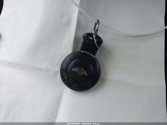 2009 MINI COOPER WMWMF33569TW73893 Photo 10