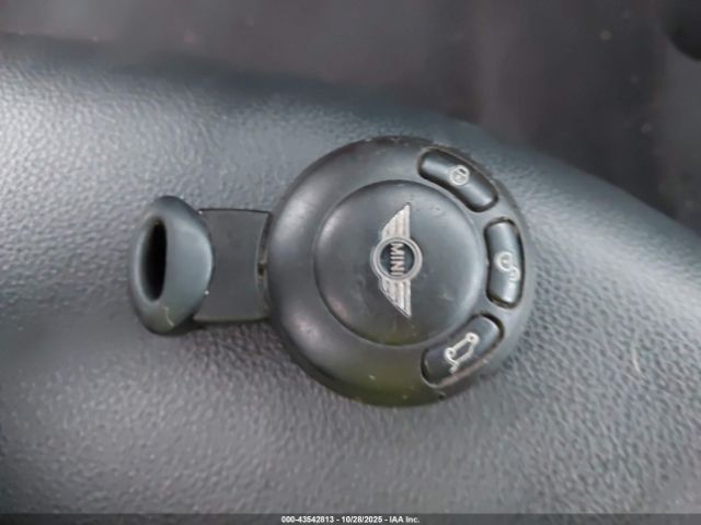 2011 MINI COOPER WMWZN3C5XBT133140 Photo 10