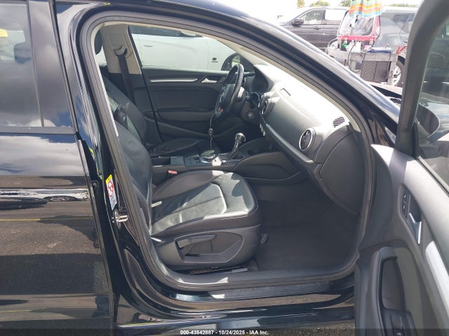 2015 AUDI A3 WAUACGFF7F1005289 Photo 4