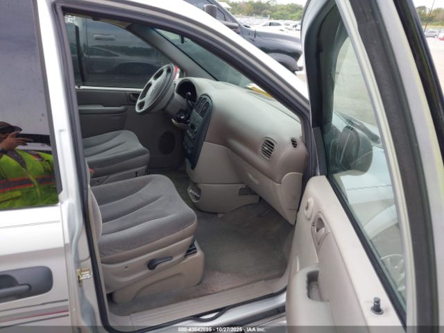 2002 CHRYSLER VOYAGER 1C4GJ25332B614042 Photo 4