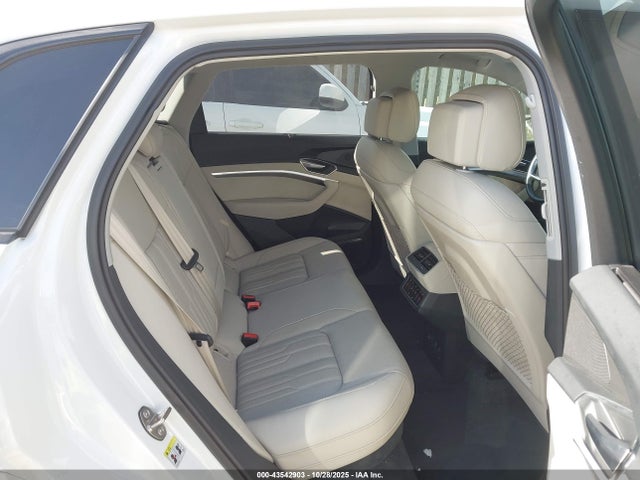 2021 AUDI E-TRON WA1VAAGE8MB038896 Photo 7
