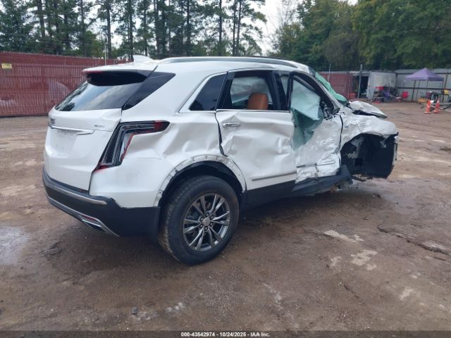 2021 CADILLAC XT5 1GYKNCRS1MZ161338 Photo 3
