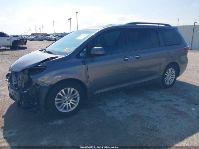 2017 TOYOTA SIENNA 5TDYZ3DCXHS856655 Photo 1
