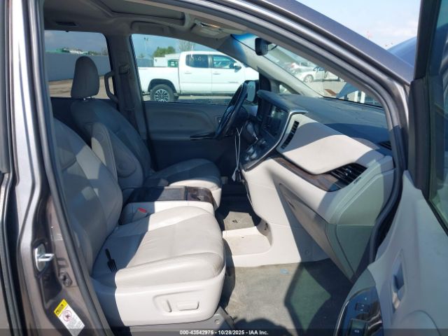 2017 TOYOTA SIENNA 5TDYZ3DCXHS856655 Photo 4