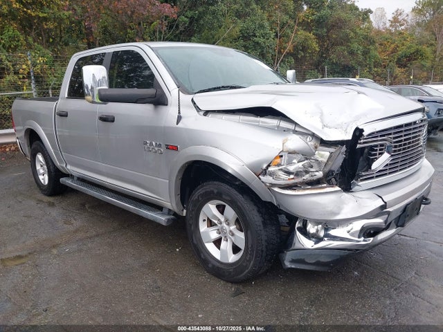 2016 RAM 1500 1C6RR7LMXGS232857