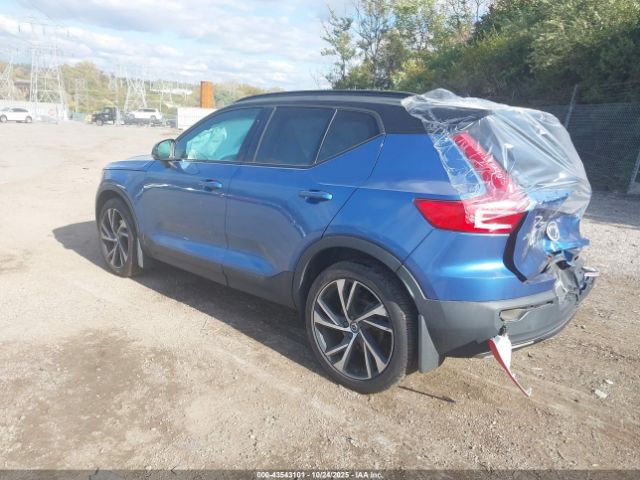 2020 VOLVO XC40 YV4162UM7L2319056 Photo 2
